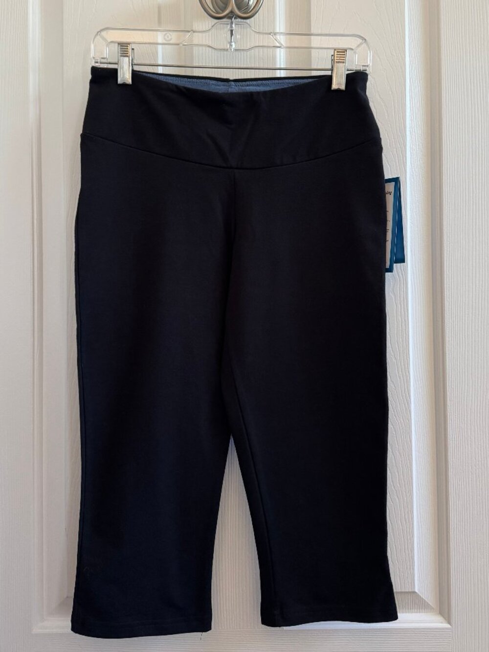 NWT The Girls Women's Black Tummy Control Capri Below Knee Pant Sz M Stretch